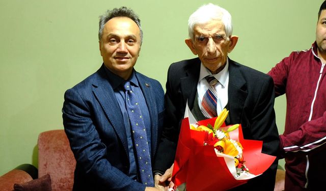 Rektör Prof. Dr. Fatih Yılmaz’dan İlkokul Öğretmenine 24 Kasım Ziyareti