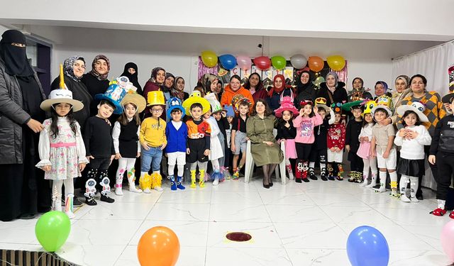 Fatih İlkokulu’nda Anasınıfı Öğrencilerinden Renkli Defile