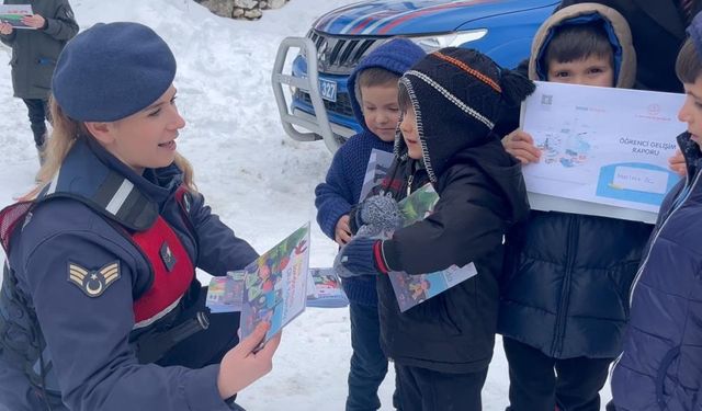 Karnelerini jandarma ekipleri ulaştırdı