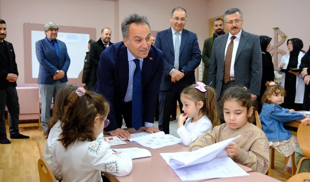 Tokat Gaziosmanpaşa Üniversitesi’nden Minik Öğrencilere Karne Hediyesi