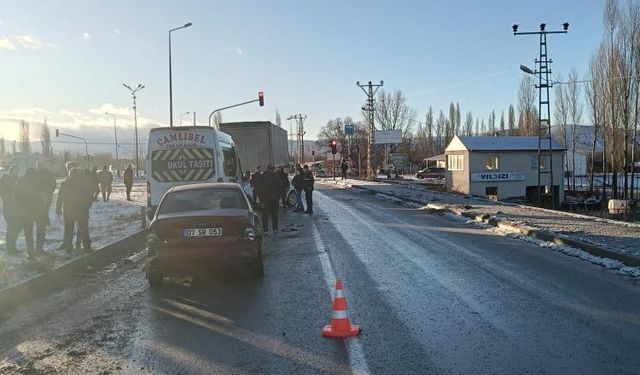 Tokat’ta buzlanma zincirleme kazaya oldu, 5 araç birbirine girdi