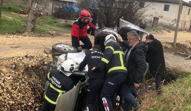 Tokat - Niksar Karayolu üzerinde  trafik kazası 2 yaralı