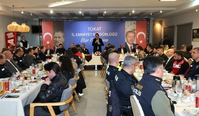 Vali Abdullah Köklü, Emniyet Personeliyle İftar Sofrasında Buluştu