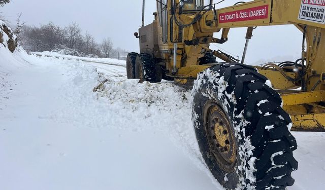 Tokat’ta Karla Mücadele Çalışmaları 7/24 Aralıksız Sürüyor