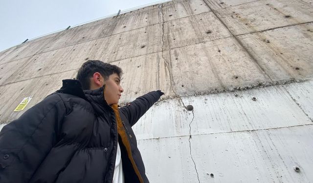 Tokat Ağız ve Diş Sağlığı Merkezi'nin İstinat Duvarı Çatladı, Vatandaşlar Acil Müdahale Bekliyor