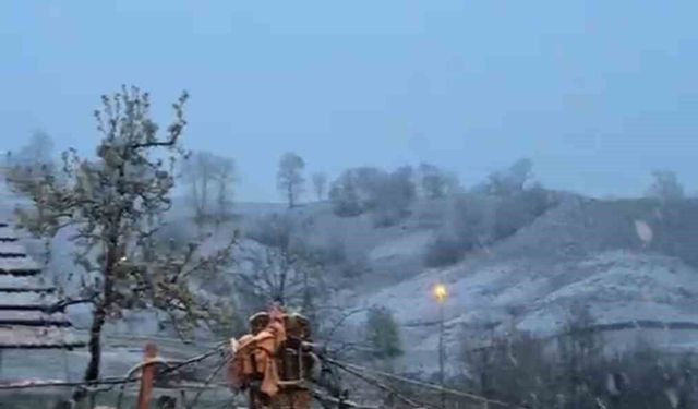 Tokat'ta bahar mevsiminde kar sürprizi