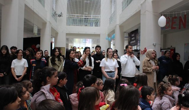 Eğitim Fakültesinden Çocuklara Yönelik Meslek Tanıtım Etkinliği