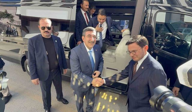 Cumhurbaşkanı Yardımcısı Yılmaz: 'Türkiye, çevresindeki tüm krizlere rağmen istikrarını koruyor'