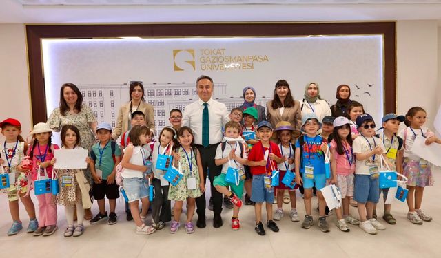 Çocuk Üniversitesi Öğrencilerinden Rektör Prof. Dr. Fatih Yılmaz’a Ziyaret