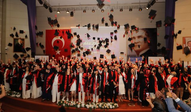TOGÜ Tıp Fakültesi 13. Dönem Mezunlarını Hekimliğe Uğurladı