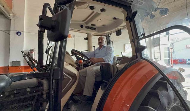 Sıfır aldığı traktör tarladan çok sanayide kaldı