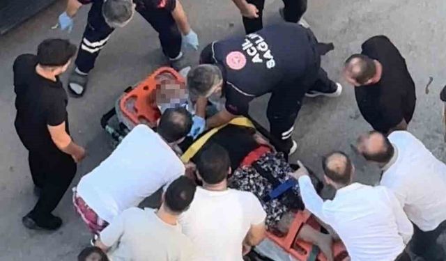 Yaya geçidinde otomobilin çarptığı kadın hayatını kaybetti: Kaza anı kamerada