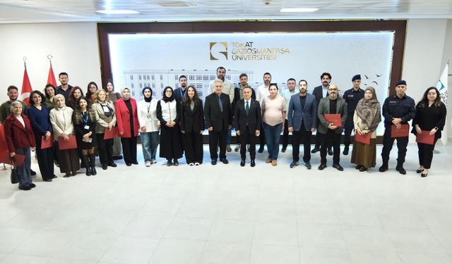 TOGÜ’de Bağımlılıkla Mücadele Eğitimine Katkı Sunan Eğitmenlere Teşekkür Belgesi