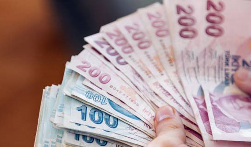 Emekli aylıklarını 16 bin 881 TL’ye çıkaran teklif komisyonda kabul edildi