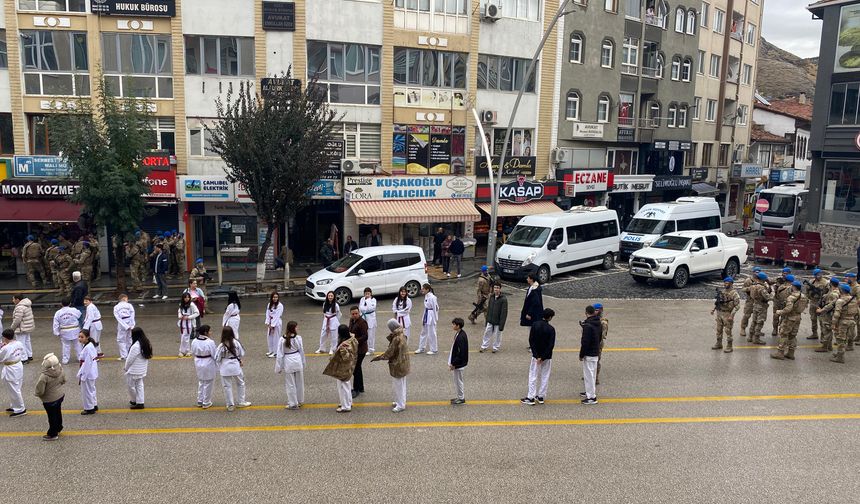 Cumhuriyetin 102. Yılında Askerden Örnek Davranış