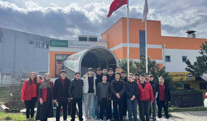 Liseliler gençlik merkezinde