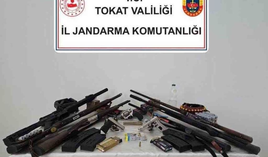 Tokat merkezli operasyonda çok sayıda silah ve mühimmat ele geçirildi