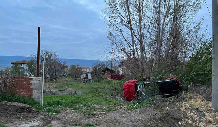 Tokat'ta alkollü sürücü emanet aldığı araçla takla attı: İki kardeş yaralandı