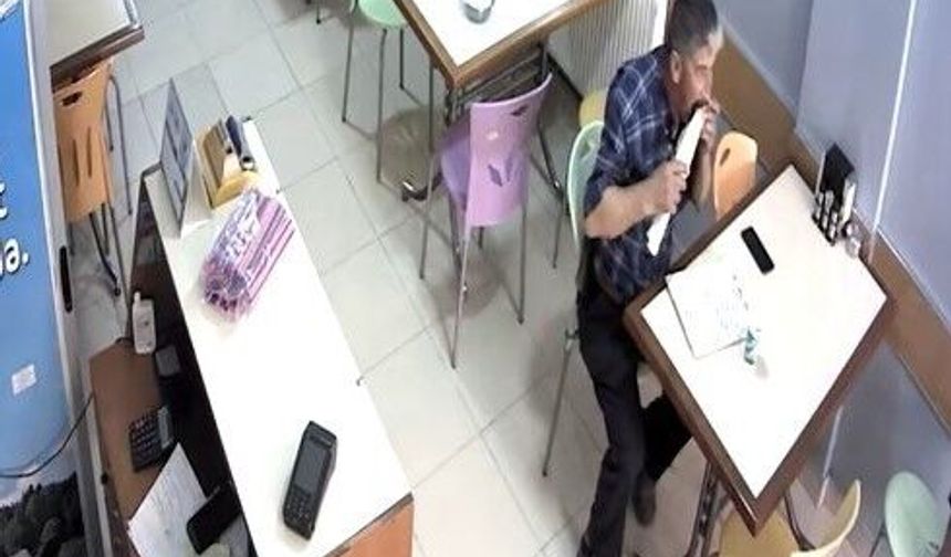 Heimlich manevrası ile boğulmaktan kurtuldu