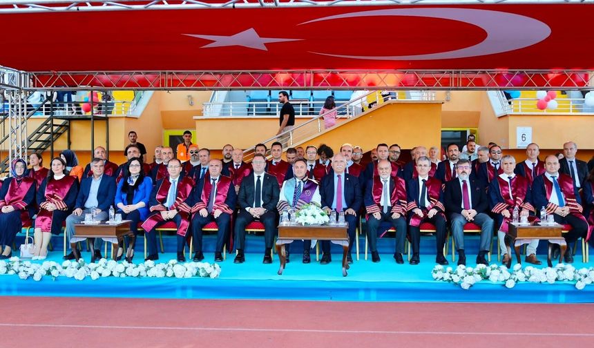 TOGÜ’de Mezuniyet Sevinci