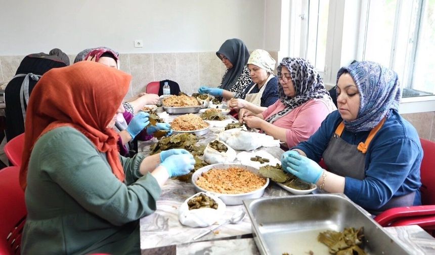 Erbaa Belediyesi'nden Narince yaprağıyla rekorluk lezzet
