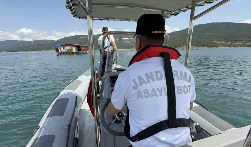 Jandarma çevre nöbetinde