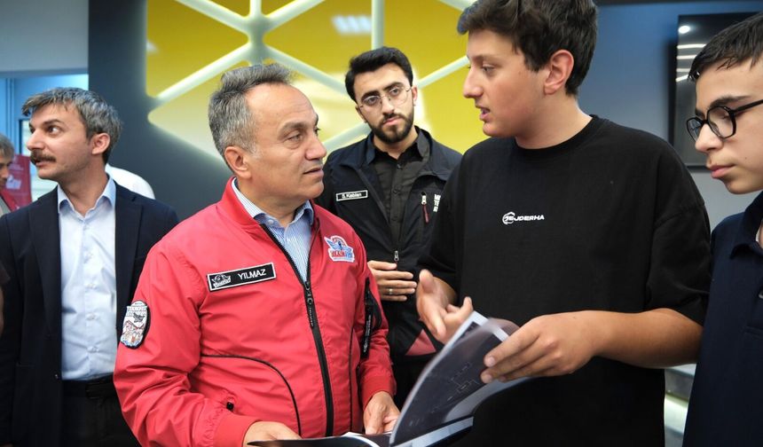 Rektör Prof. Dr. Fatih Yılmaz, Milli Teknoloji Atölyeleri Lise Yaz Okulu Öğrencileriyle Buluştu