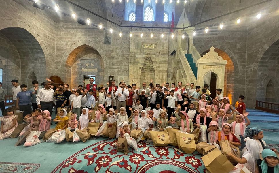 Tokat’ta Öğrenciler Kur’an Eğitimini Tamamlayarak Sertifika Aldı