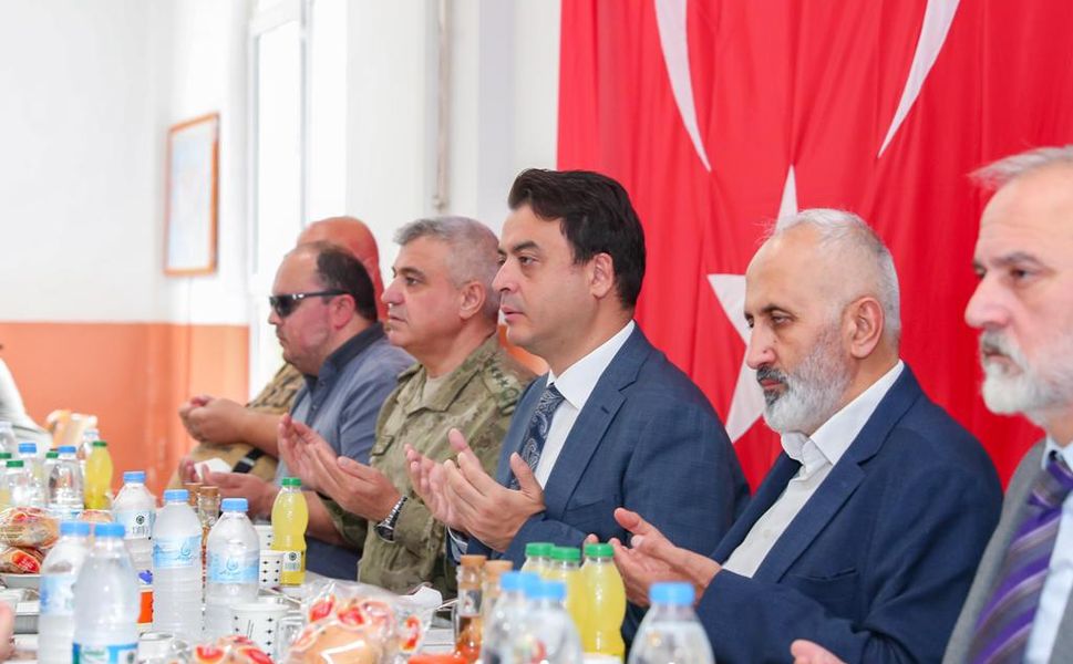 Vali Abdullah Köklü, şehit yakınları, gaziler ve aileleri ile bir araya geldi