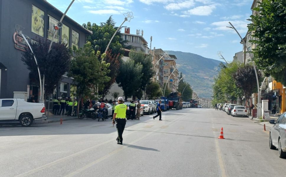 Tokat’ta Zafer Bayramı İçin Gaziosmanpaşa Bulvarı Trafiğe Kapatıldı