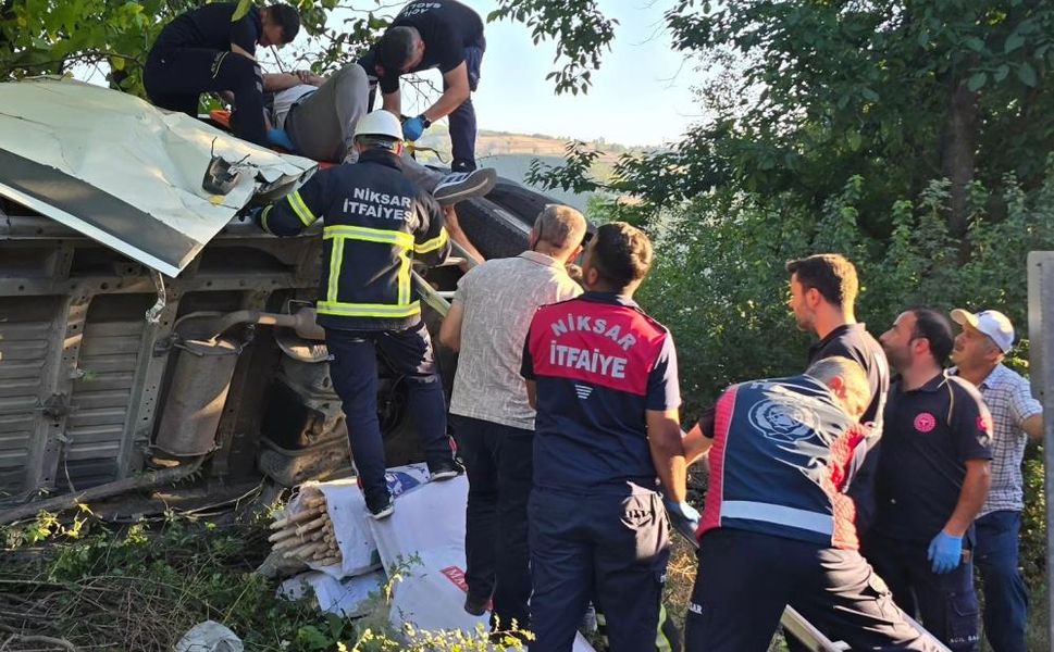 Niksar’da Trafik Kazası, 2 Yaralı