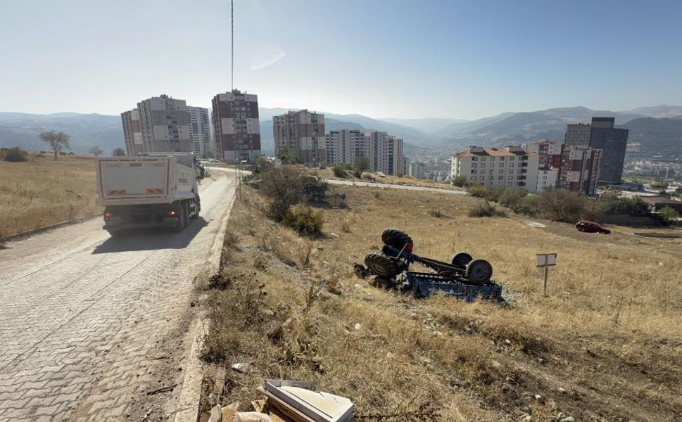 Tokat'ta traktör devrildi, 2 kişi yaralandı