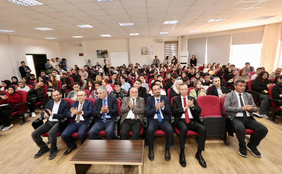 TOGÜ’den “102. Yılında Cumhuriyet ve Kazanımları” Paneli Düzenlendi