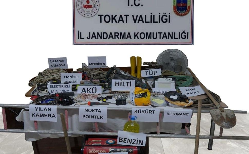 Tokat'ta kaçak kazı yapan 3 şüpheli suçüstü yakalandı