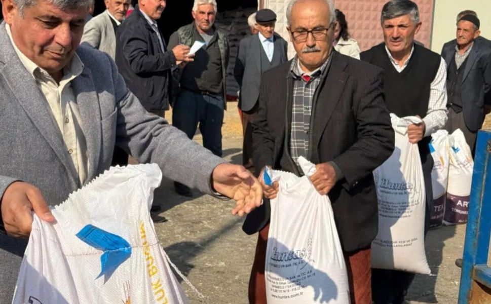 Erbaa Karaağaç’ta Yangın Mağduru Çiftçilere Tohum Desteği