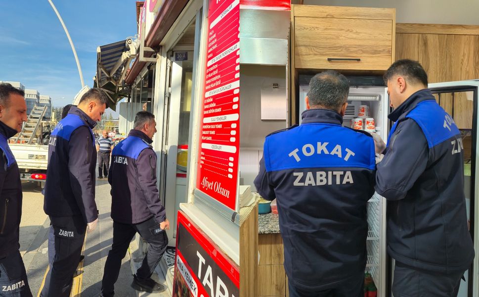 Tokat'ta Zabıta Ekiplerinden Restoran ve Dürümcülere Sıkı Hijyen Denetimi