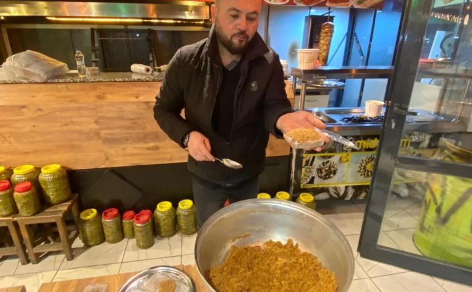 Tokat’ta Şehitler İçin Helva Dağıtıldı