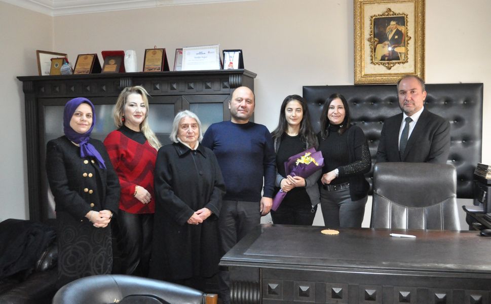 Başkan Hacer Doğan, Çalışan Gazeteciler Günü'nde Hürsöz Gazetesi'ni Ziyaret Etti