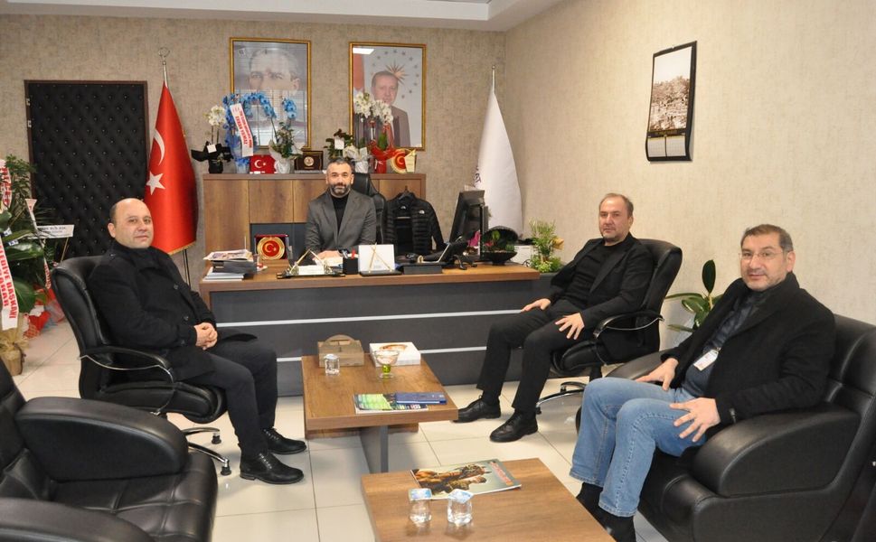 Tokat Hürsöz ve Sesimiz Gazetesi İmtiyaz Sahibi ve Yönetim Kurulu Başkanı İlhan Uluözlü’den Başhekim Zengin’e ziyaret