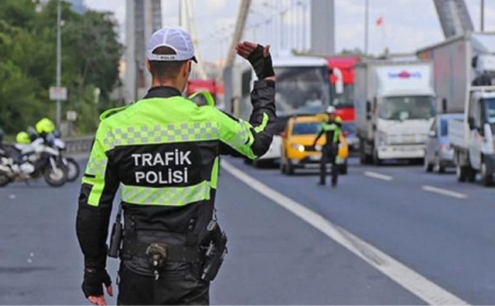 Tokat’ta Polisin Durdurduğu Otomobilden 'Kaçak Yolcu' Çıktı