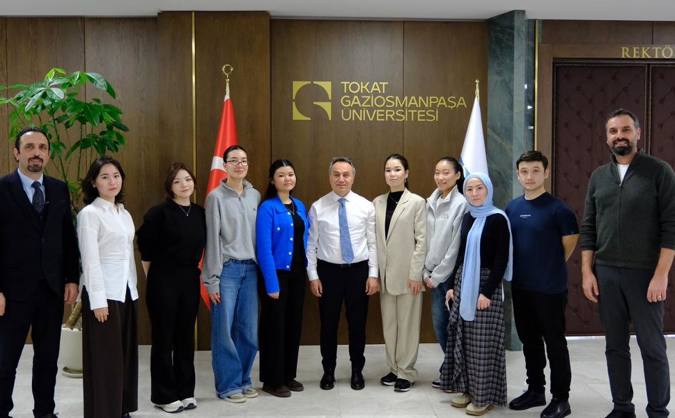 Çift Diploma Programı Öğrencilerinden Rektör Yılmaz’a Ziyaret