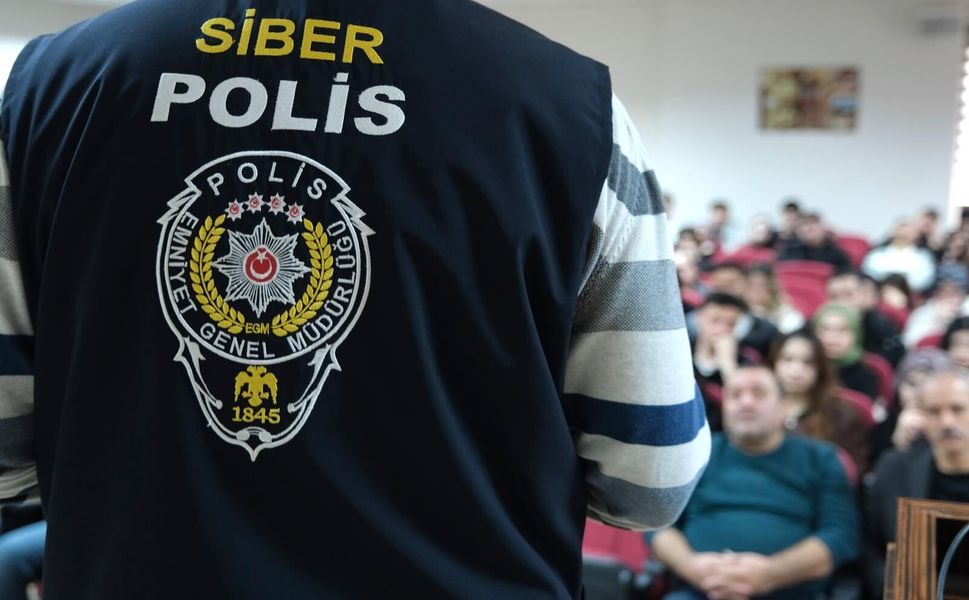 TOGÜ’den “Siber Güvenlik ve Bilinçli İnternet Kullanımı” Semineri