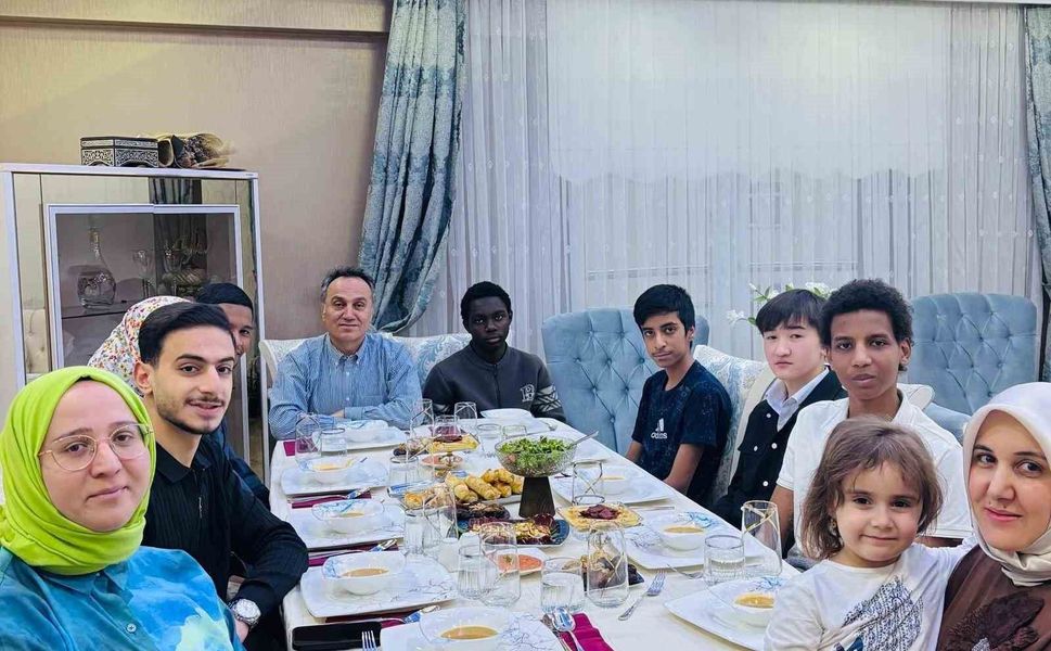 TOGÜ'de Ramazan sofraları öğrencilerle bereketlendi