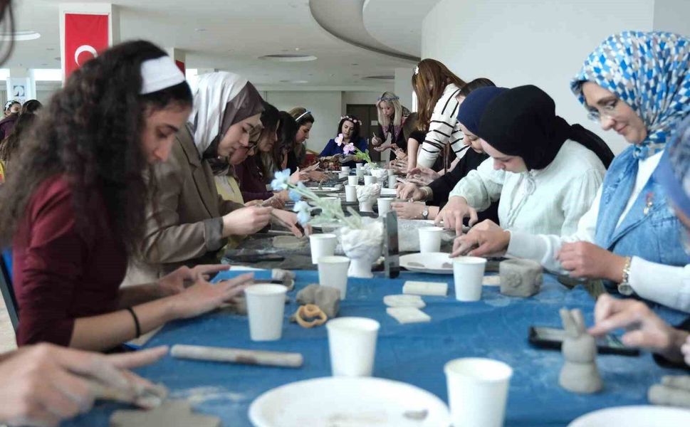 Tokatlı kadınlar kil atöyesine girip hünerlerini sergiledi