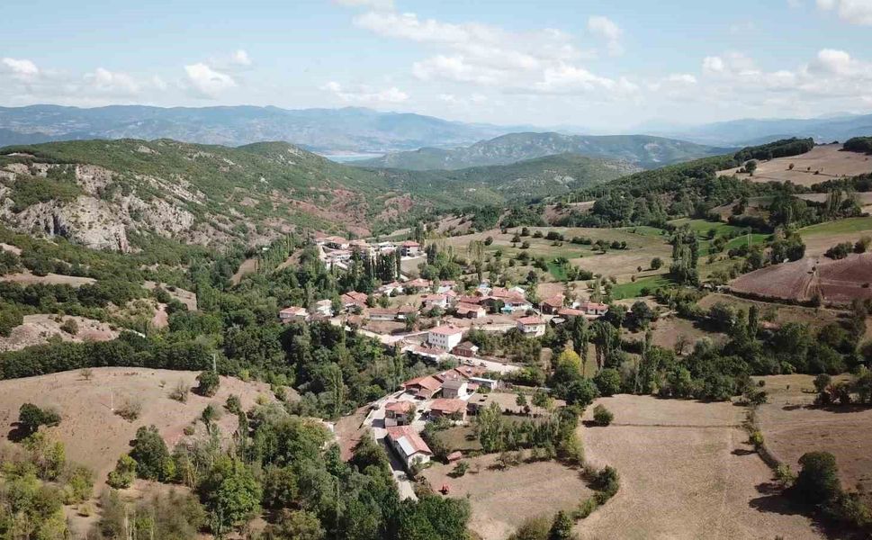 Tokat'ta bir beldenin haritası değişerek ikiye bölündü