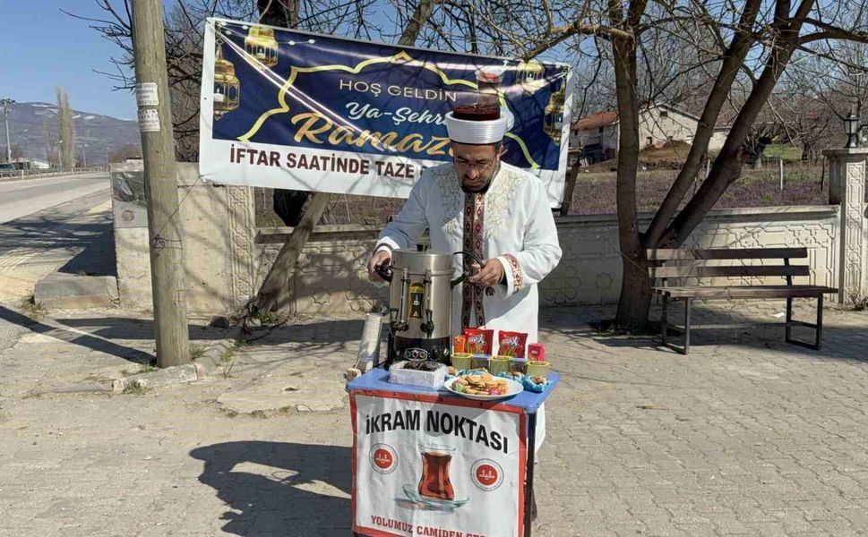 Tokat'ta iftara yetişme telaşı kazaya dönüşmesin diye 'ikram noktası' kuruldu