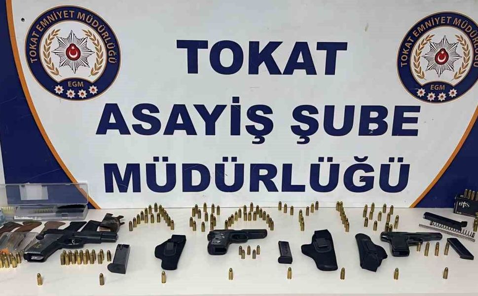 Tokat'ta polis delil aradı, cephanelik buldu