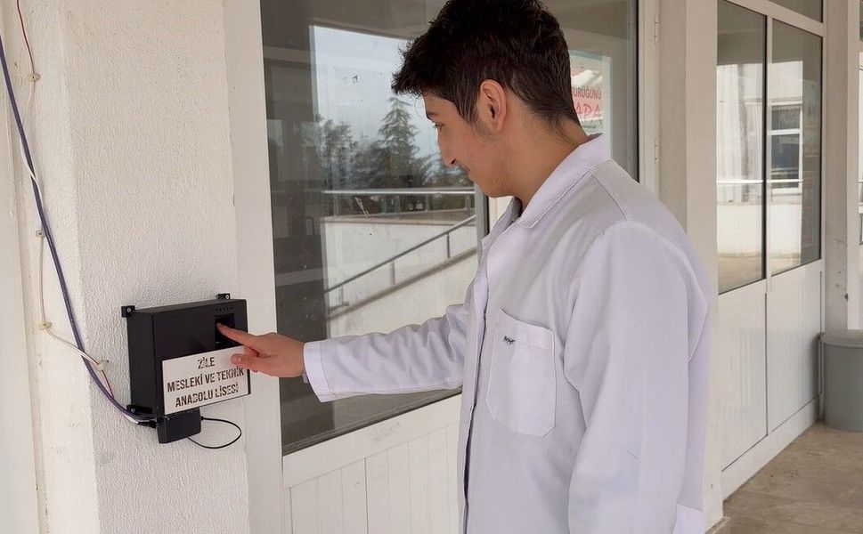 Tokat'ta yerli parmak izi sistemiyle sınıf yoklaması dijital ortama taşındı