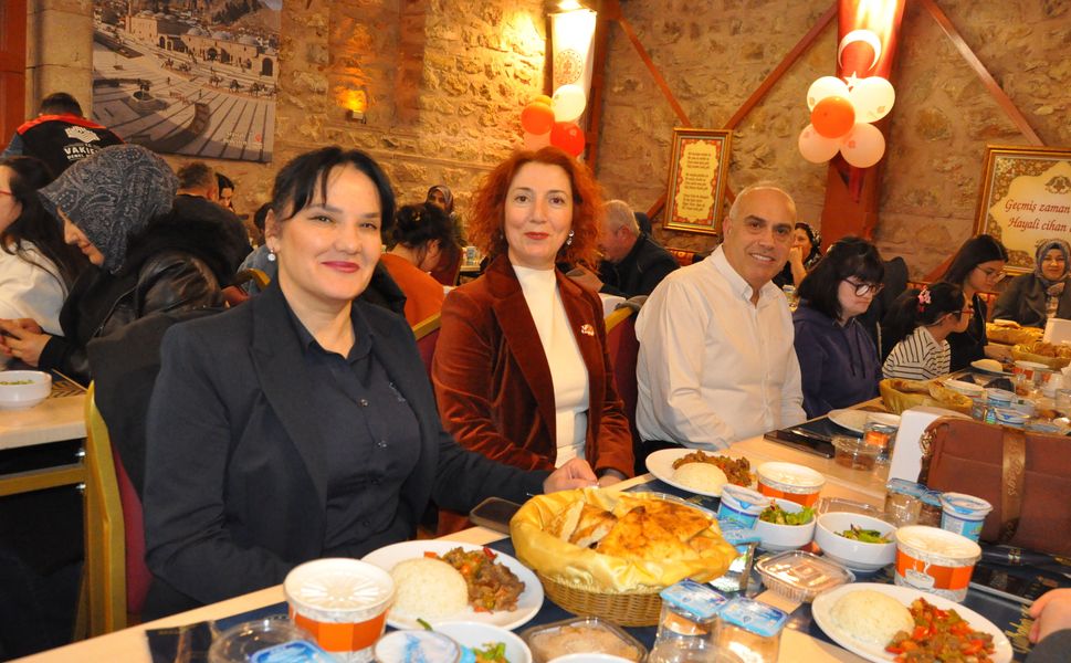 Down Sendromlu Çocuklar ve Aileleri İftarda Buluştu