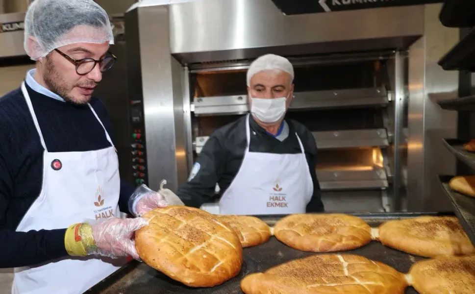 TOKAT BELEDİYESİ’NDEN HER GÜN SICAK RAMAZAN PİDESİ HİZMETİ